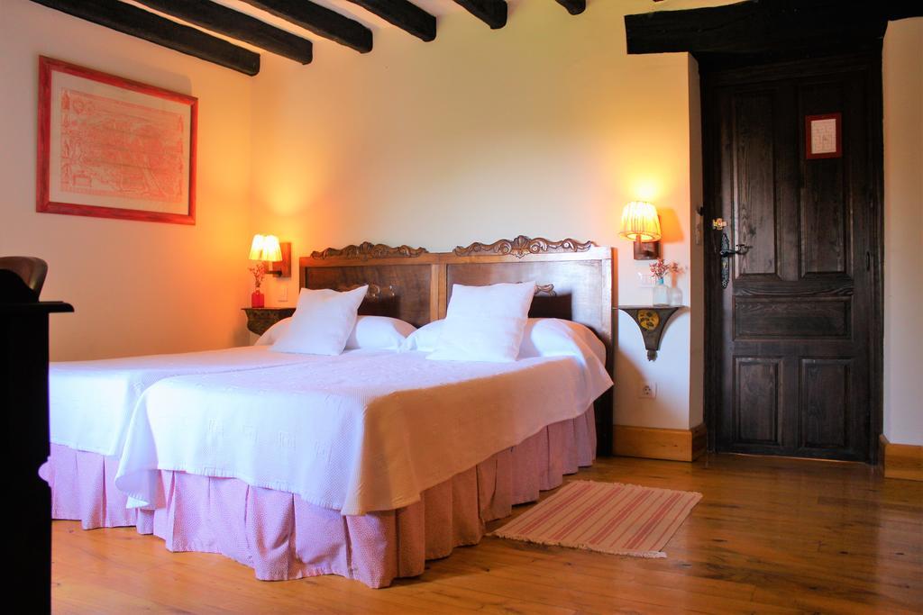 Hotel La Casona de Suesa Habitación foto